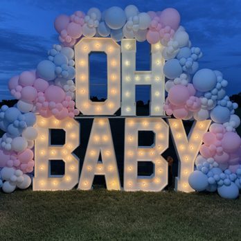 Vee’s Inflatable Dreams - Balloon Services Near Me