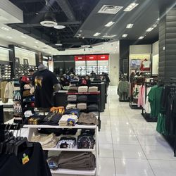 Shoe Palace - Entrance