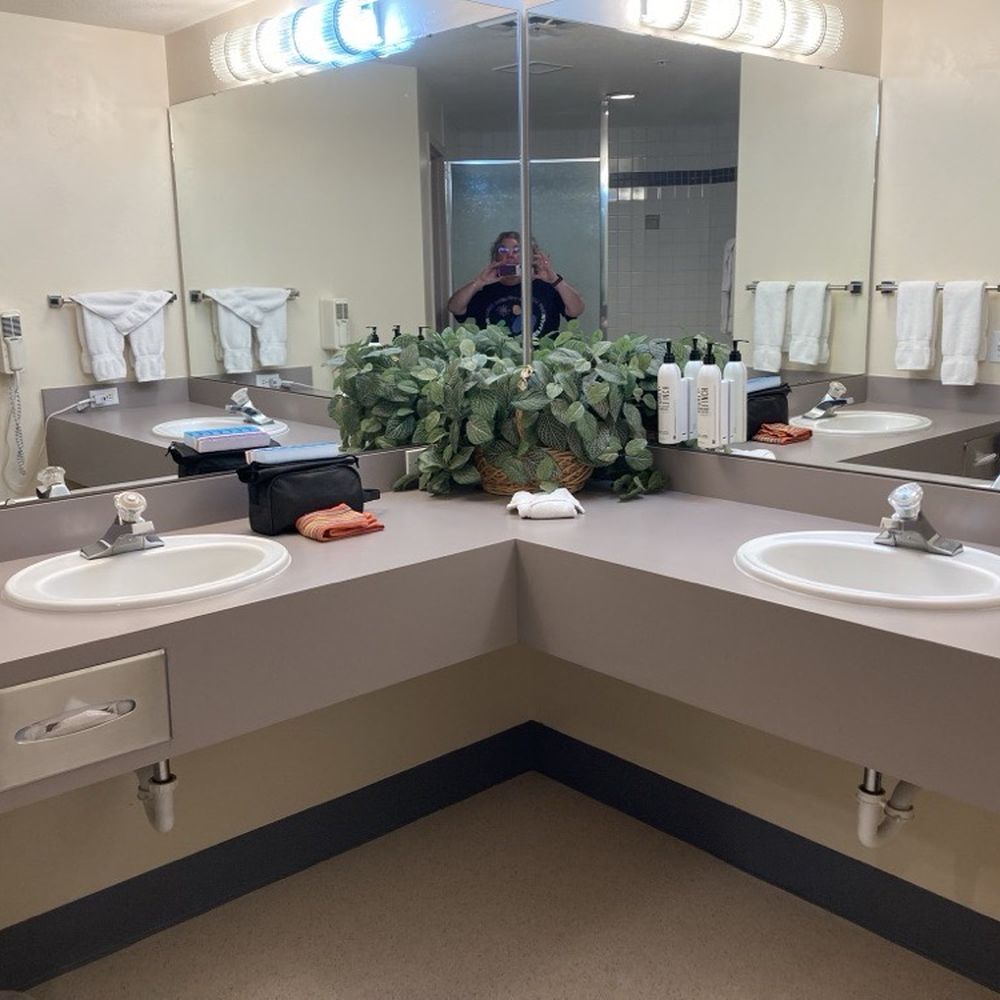 Barton's Club 93 - Bathroom sink/tub area, toilet was in its own space - Casinos Near Me - Jackpot, Nevada Barton's Club 93 - Bathroom sink/tub area, toilet was in its own space - Casinos Near Me - Jackpot, Nevada