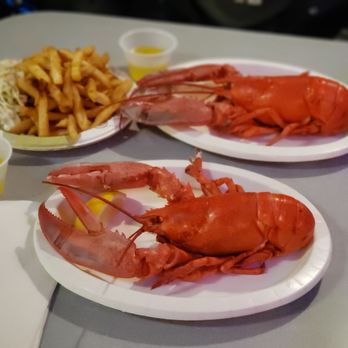 Gilbert's Chowder House - Lobster Dinner - Seafood Near Me - Portland, Maine Gilbert's Chowder House - Lobster Dinner - Seafood Near Me - Portland, Maine