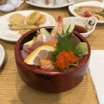 Yashima Restaurant - Chirashi bowl soooo good! - Sushi Bars Near Me - Covina, California