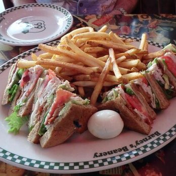 Barney's Beanery - Breakfast & Brunch Near Me - Santa Monica, California