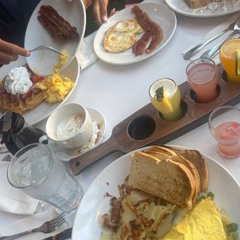 Broken Yolk Cafe - Breakfast & Brunch Near Me - Las Vegas, Nevada Broken Yolk Cafe - Breakfast & Brunch Near Me - Las Vegas, Nevada