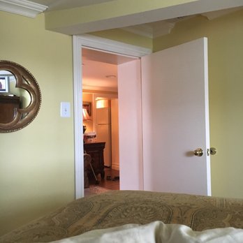 Atlantis Luxury Bed & Breakfast - Queen Room decor - Hotels Near Me - Ocean City, New Jersey Atlantis Luxury Bed & Breakfast - Queen Room decor - Hotels Near Me - Ocean City, New Jersey
