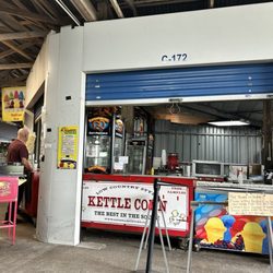 Pecan Park Flea & Farmers Market - Savannah co poppcorn stand