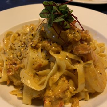 Diana's Oyster Bar And Grill - Seafood Near Me - Markham, Ontario