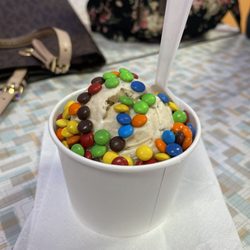 Charlie & Tango Ice cream & Smoothies - S'mores with m&m