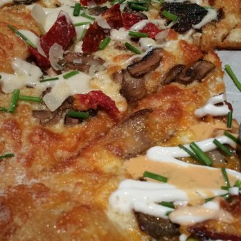 Mellow Mushroom - Pizza Near Me - Bowling Green, Kentucky