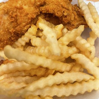 Raising Cane's Chicken Fingers - Amazing chicken fingers and extra crispy fries - Fast Food Near Me - Marion, Illinois Raising Cane's Chicken Fingers - Amazing chicken fingers and extra crispy fries - Fast Food Near Me - Marion, Illinois