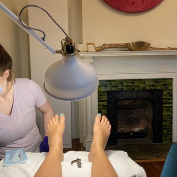 Poppy & Monroe - Pedicure view - Nail Salons Near Me - Nashville, Tennessee Poppy & Monroe - Pedicure view - Nail Salons Near Me - Nashville, Tennessee