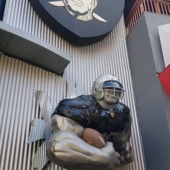 Shoe Palace - Shoe Stores Near Me - Universal City, California