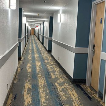 Travelodge - Public Areas - Hotels Near Me - Brooks, Alberta