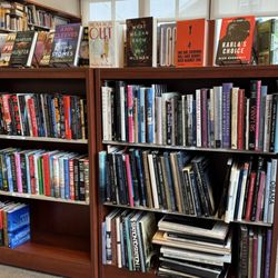 Corner Books - Check out Corner Books' large selection of current bestsellers, all at bargain prices!
