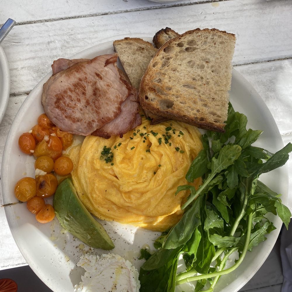 Great White - Great white Breakie - Cafes Near Me - Los Angeles, California Great White - Great white Breakie - Cafes Near Me - Los Angeles, California