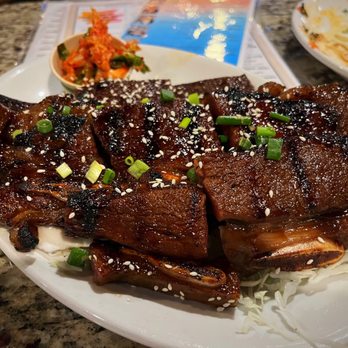 Side Street Inn - Bone - In Kalbi - Hawaiian Near Me - Honolulu, Hawaii
