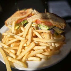 Cover's Apple Ranch - Veggie sandwich add cheddar cheese & fries