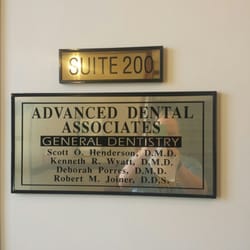 Advanced Dental Associates - Sign by the door