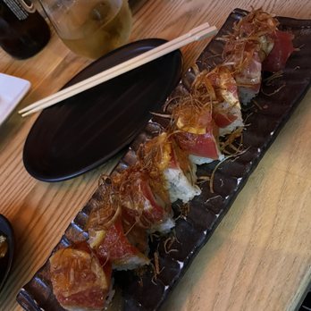 Kaiju Sushi - Kaiju Signature Lemon Garlic Roll - Sushi Bars Near Me - Sherman Oaks, California Kaiju Sushi - Kaiju Signature Lemon Garlic Roll - Sushi Bars Near Me - Sherman Oaks, California