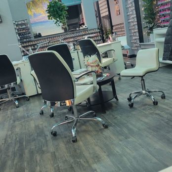 Horizon Nails - Relaxing area - Nail Salons Near Me - Indianola, Iowa Horizon Nails - Relaxing area - Nail Salons Near Me - Indianola, Iowa