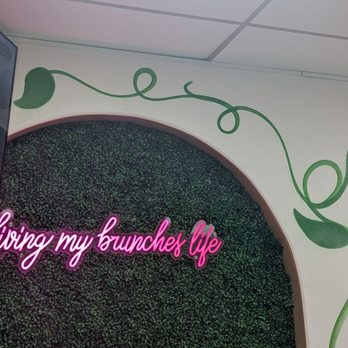 Madres Brunch - Decor - Breakfast & Brunch Near Me - Whittier, California Madres Brunch - Decor - Breakfast & Brunch Near Me - Whittier, California