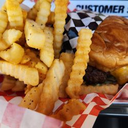 Stewart&Grub - Gorgeous Grub Burger with Well Seasoned Crinkle Cut Fries
