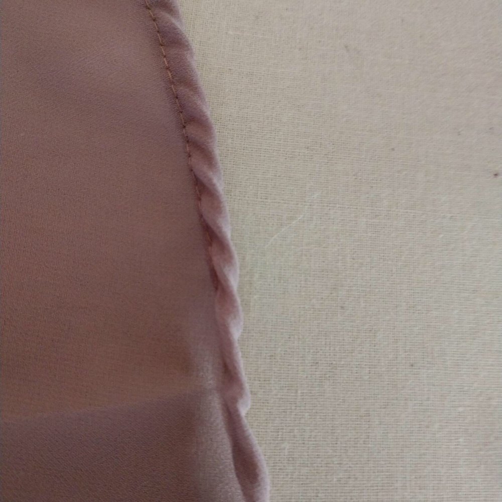 Mother of the bride's dress. Simple hem. Mother of the bride's dress. Simple hem.
