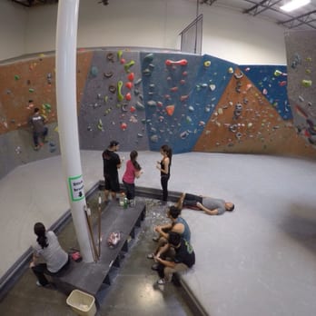 Hangar 18 - Rancho Cucamonga - Climbing Near Me - Rancho Cucamonga, California
