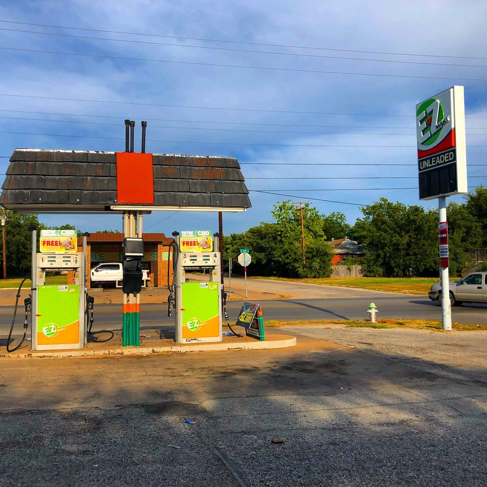E Z MART STORES Convenience Store at 816 S Oak Ave, Mineral Wells