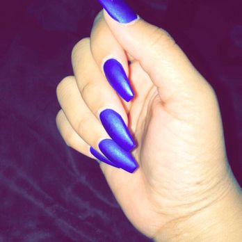 Le'von Nail Spa - Peeeeerrfffffffection. Royal blue. - Nail Salons Near Me - Kent, Washington