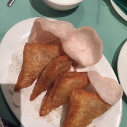 Dumpling Inn Balgowlah Plaza - Curry puffs that beat all other curry puffs!!! 11/10!!! Plus deliciously crispy prawn crisps!!! Yummy!!!