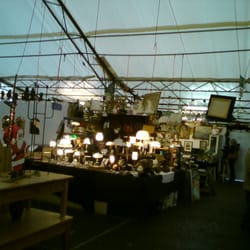 Cafe Sperrmüll - Trödelhalle.