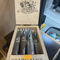Cigar Shop - Drew Estate Crazy Alice, full bodied and tasty - and VERY HARD to find