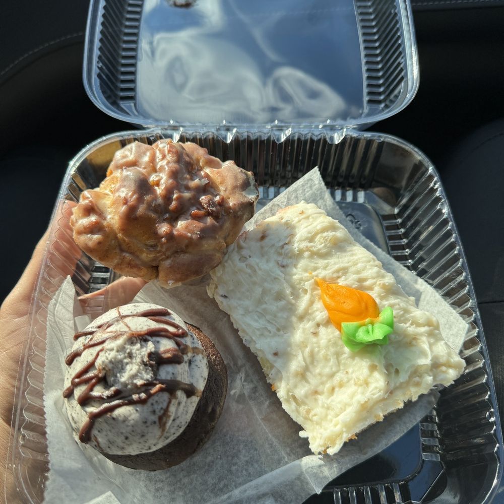 Woodmoor Pastry Shop - Oreo cupcake, carrot cake slice, apple cinnamon nut bread - Bakeries Near Me - Silver Spring, Maryland Woodmoor Pastry Shop - Oreo cupcake, carrot cake slice, apple cinnamon nut bread - Bakeries Near Me - Silver Spring, Maryland
