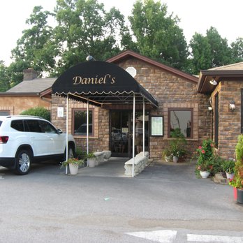 Daniel's Restaurant - Italian Near Me - Apex, North Carolina Daniel's Restaurant - Italian Near Me - Apex, North Carolina