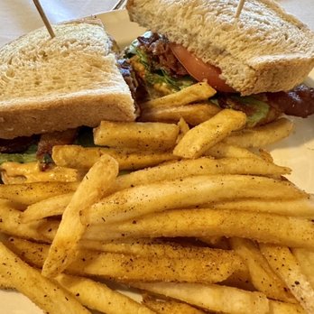 Shelton Vineyards - BLT & P - Wineries Near Me - Dobson, North Carolina