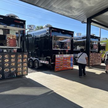 Oak Tree Station - Food trucks - Food Court Near Me - Camas, Washington