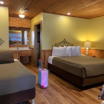 Arnold Timberline Lodge - Room 15 - Vacation Rentals Near Me - Arnold, California