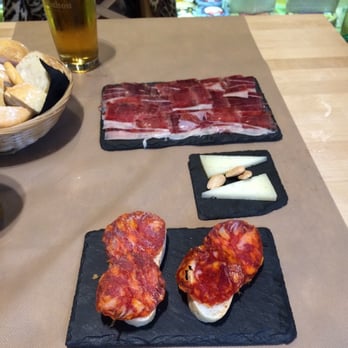 Homenaje - Esto es un aperitivo, el resto... - Delicatessen Near Me - València, V