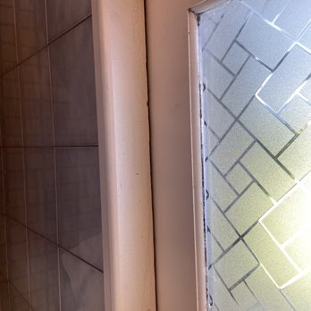La Tourelle - Dirty window - Hotels Near Me - Ithaca, New York