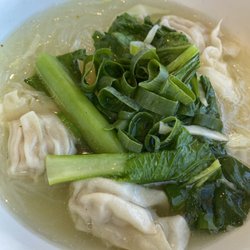 Skyteam Lounge SYD - Wonton noodle soup!