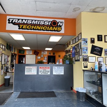 Transmission Technicians - Waiting room - Auto Repair Near Me - North Massapequa, New York Transmission Technicians - Waiting room - Auto Repair Near Me - North Massapequa, New York
