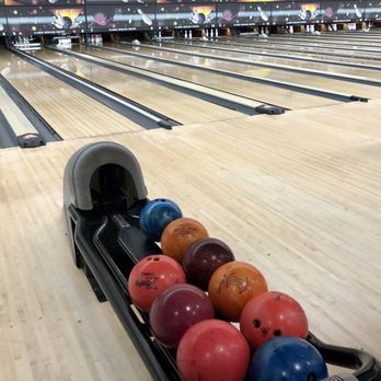 Classic Bowling Center - Bowling balls and lanes - Bowling Near Me - Daly City, California