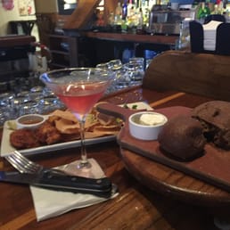 Nice bar service from front row! Nice bar service from front row!