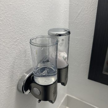 Omeo Suites Big Bear - Soap dispenser missing the lid. - Hotels Near Me - Big Bear Lake, California Omeo Suites Big Bear - Soap dispenser missing the lid. - Hotels Near Me - Big Bear Lake, California