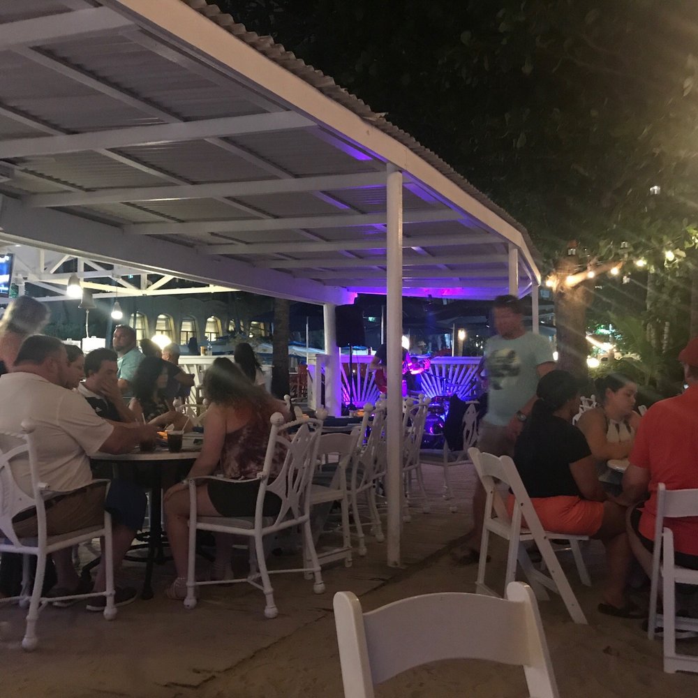Ocean Breeze - Bar/beach area - Mediterranean Near Me - Carolina, Puerto Rico