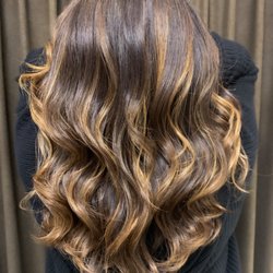 Haven't had a balayage session with this doll in 6 months and it still looks great with just a glaze.
