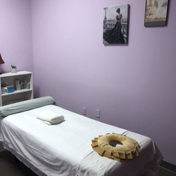Healing Hands Spa - One bed room - Massage Therapy Near Me - Fredericksburg, Virginia