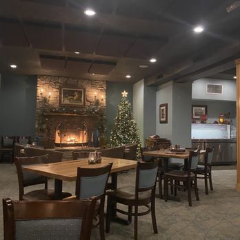 Fleming Mountain Grill - Dining area - Steakhouses Near Me - Lynchburg, Virginia