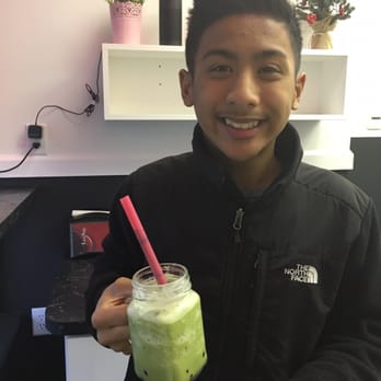 Rommy - Matcha smoothie with bubbles.  This was amazing!!! - Coffee & Tea Near Me - Rochester Hills, Michigan