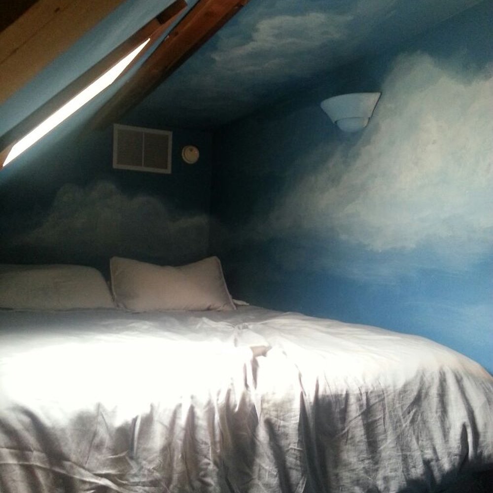 Stone Soup Inn - The bed in the "sky", NE loft. - Hotels Near Me - Indianapolis, Indiana Stone Soup Inn - The bed in the "sky", NE loft. - Hotels Near Me - Indianapolis, Indiana